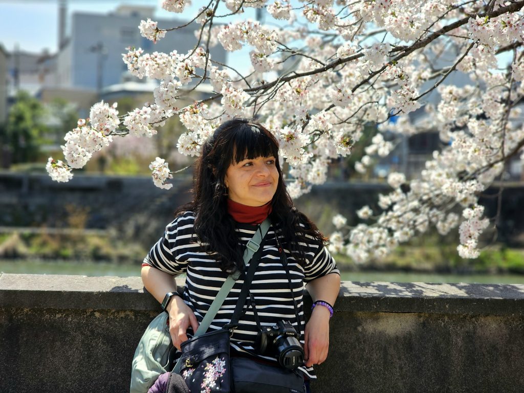 Yaiza en Kanazawa en plena floración de los cerezos
